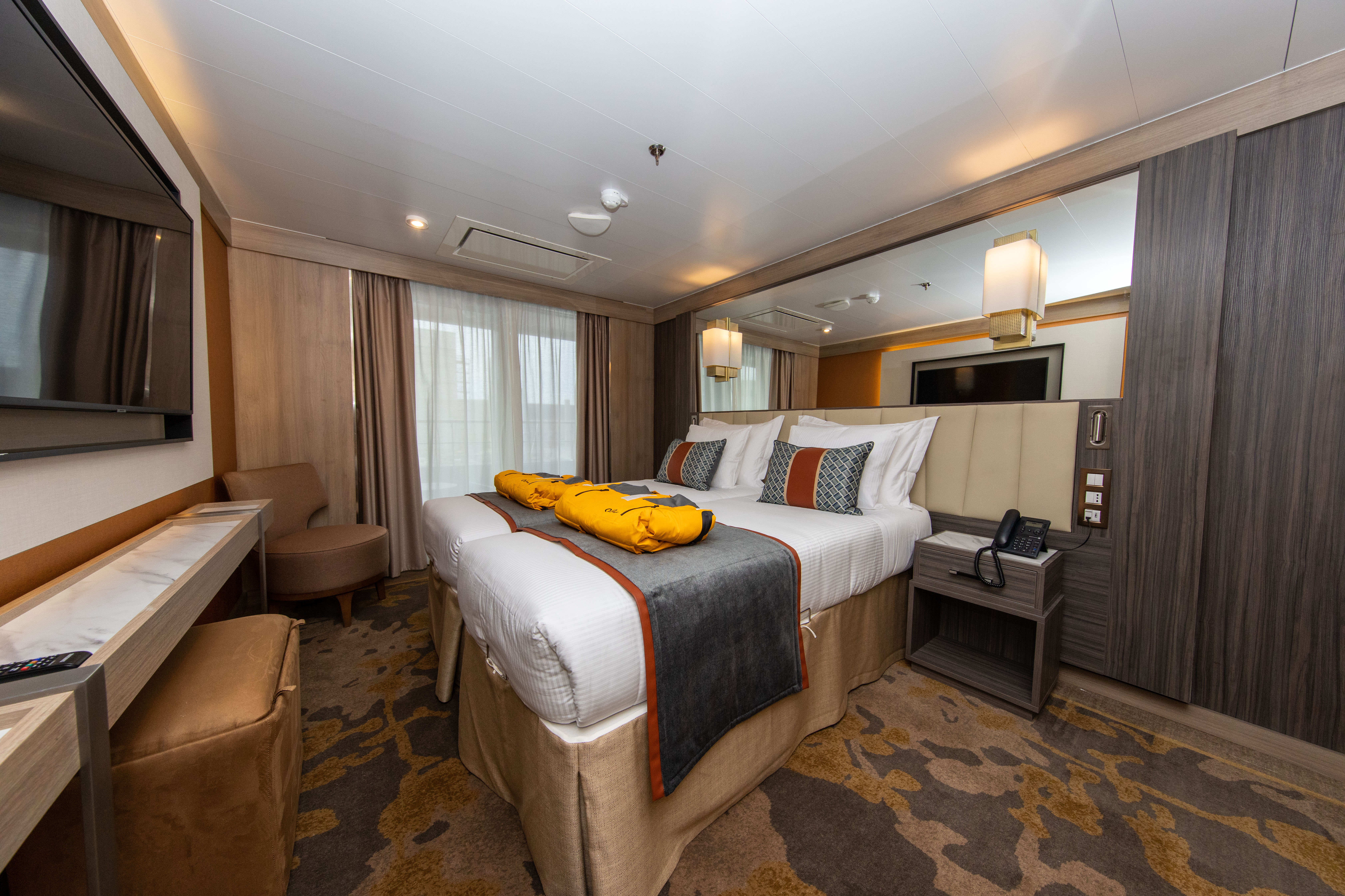 Deluxe Suite